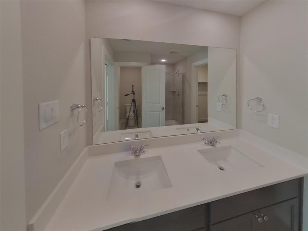 201 Saginaw - Photo 7 of 20