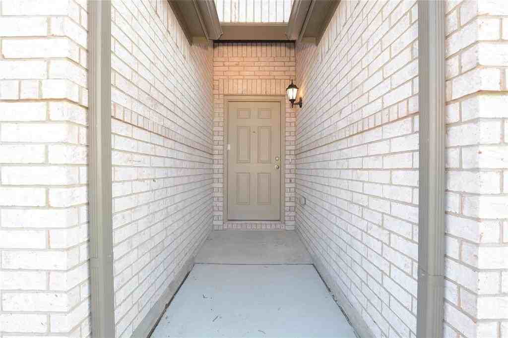 1608 Etosha Dr - Photo 3 of 20