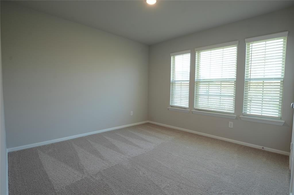 1608 Etosha Dr - Photo 7 of 20