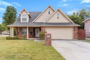 featured image of 501 W Leland Ave