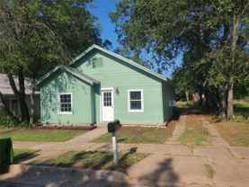 1104 Sw 7th Ave - Photo 1 of 1