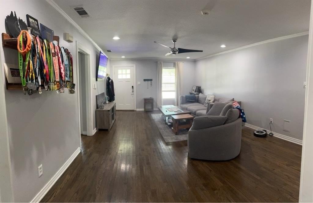 4516 Pershing Ave - Photo 4 of 10