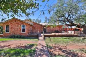 featured image of 8456 Spinks Rd