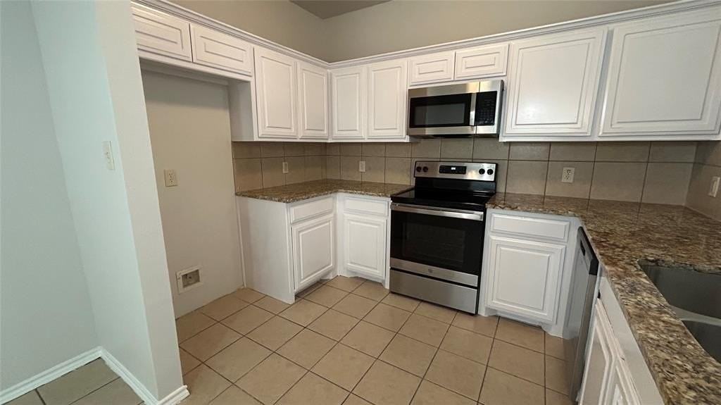 3243 Wexford Drive - Photo 6 of 32