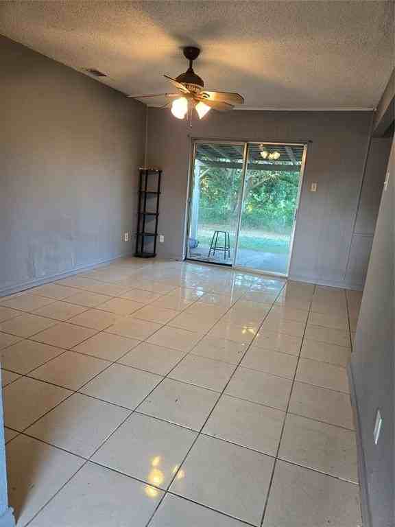 4825 Miami Dr - Photo 4 of 28