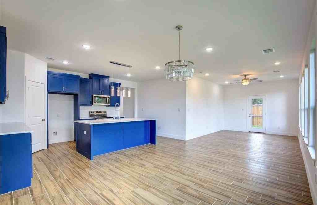 2408 Polk St - Photo 3 of 12