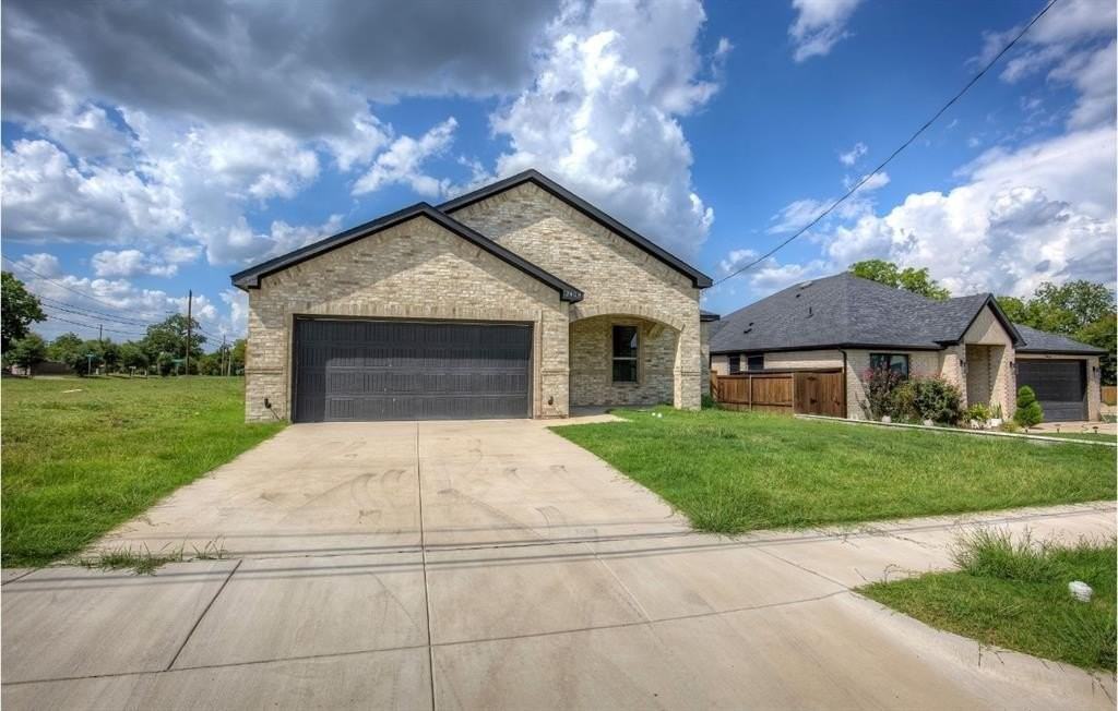 2408 Polk St - Photo 6 of 12