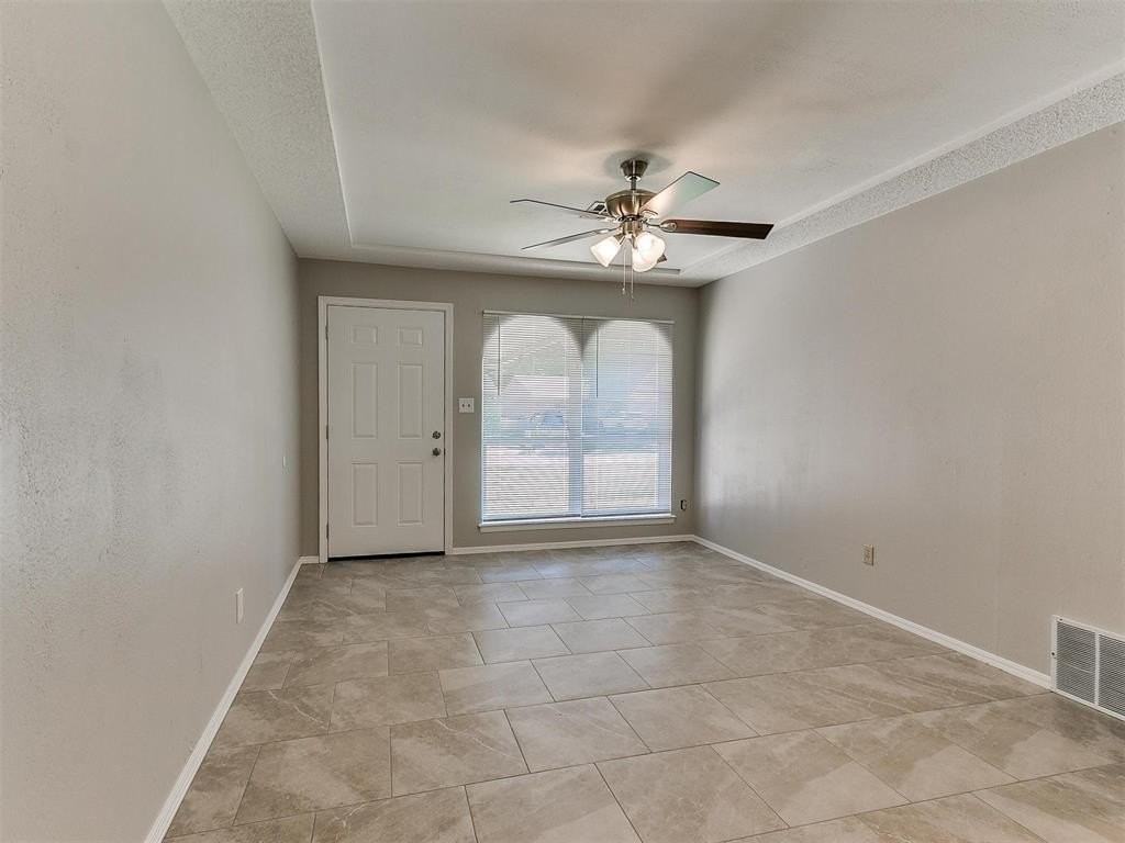 1608 Canterbury St - Photo 2 of 19