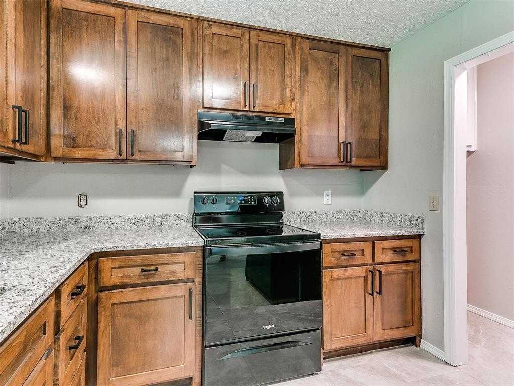 1608 Canterbury St - Photo 7 of 19