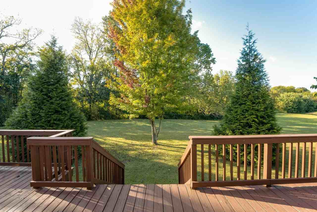 702 Middleton Lane - Photo 4 of 29