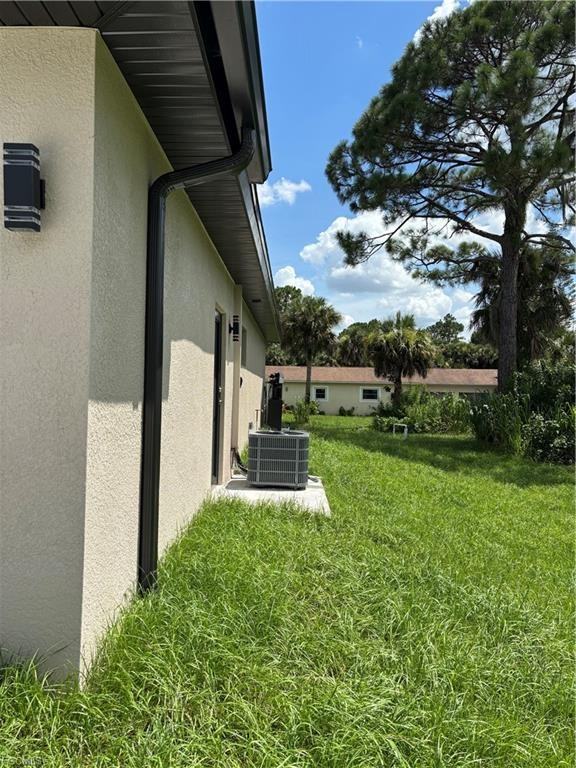 205 W 7th St - Photo 2 of 8