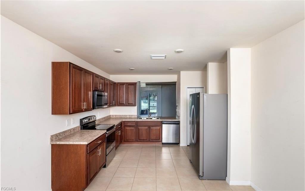 2802 40th St Sw - Photo 3 of 8
