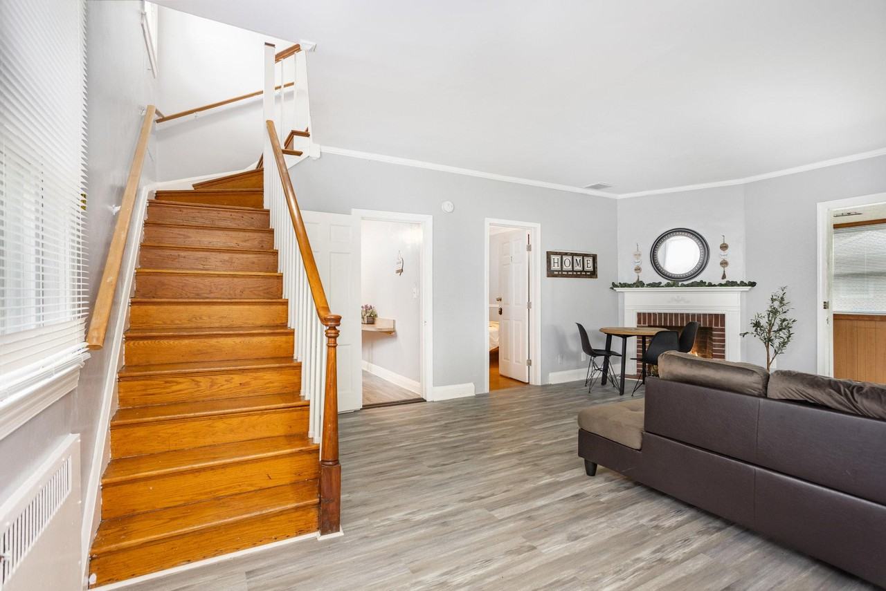 Belle Ave - Photo 2 of 9