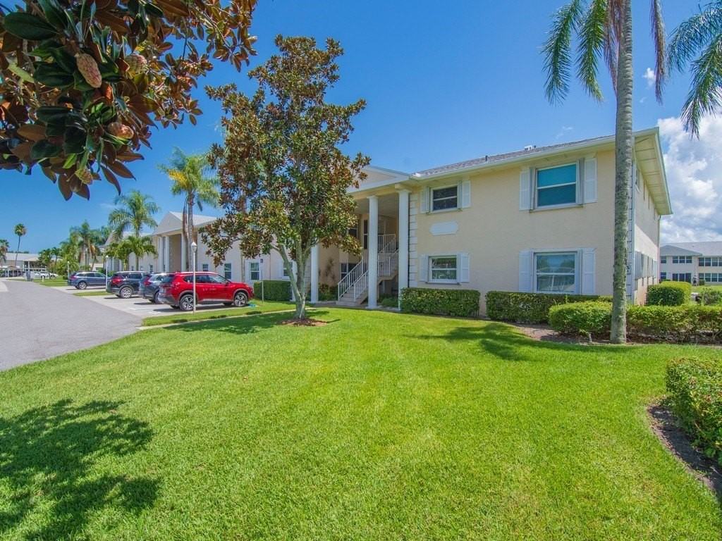 655 W Lake Jasmine Cir Apt 207 #207