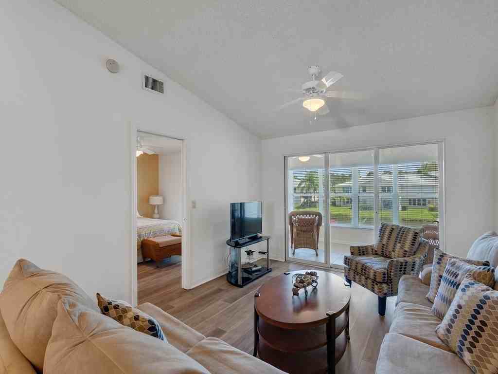 655 W Lake Jasmine Cir Apt 207 #207 - Photo 3 of 36