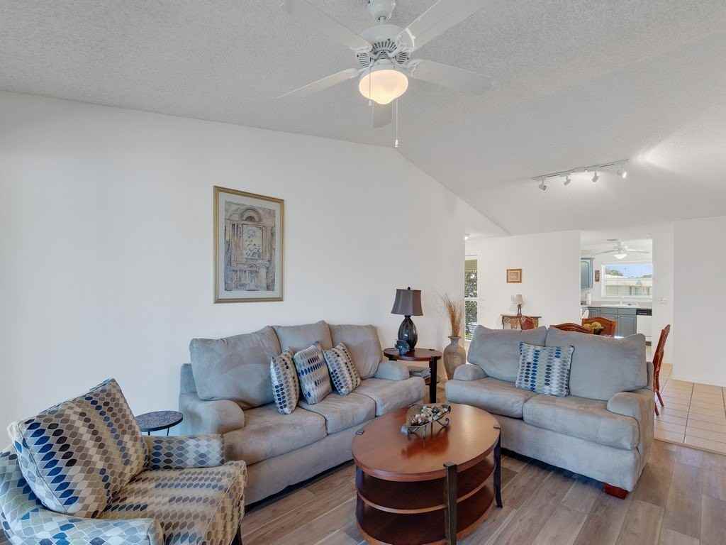 655 W Lake Jasmine Cir Apt 207 #207 - Photo 4 of 36