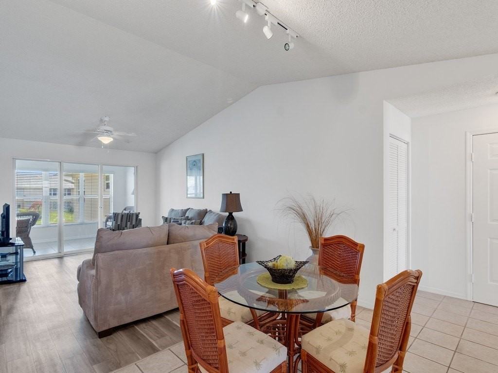 655 W Lake Jasmine Cir Apt 207 #207 - Photo 5 of 36