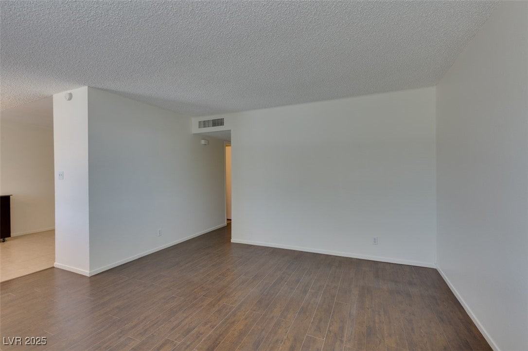 6348 Bristol Way - Photo 7 of 24