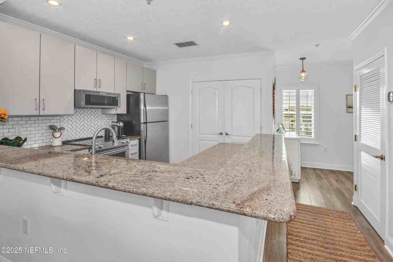 922 1st S Street #302 - Photo 5 of 28