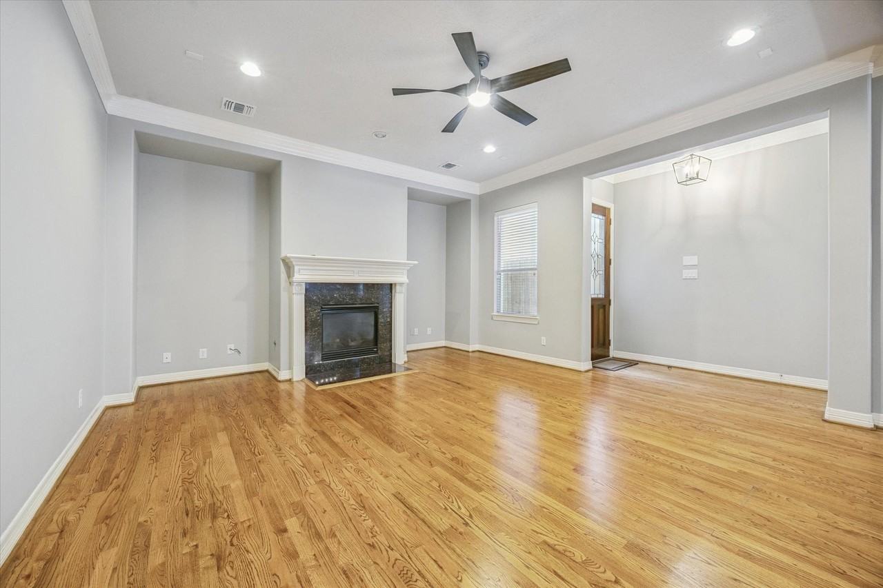 5337 Elm St - Photo 2 of 20