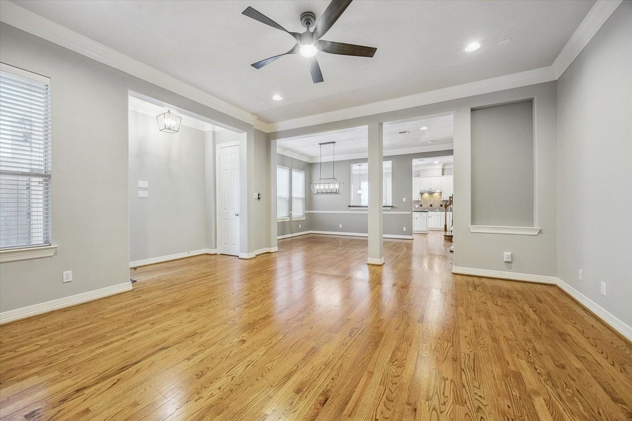 5337 Elm St - Photo 3 of 20