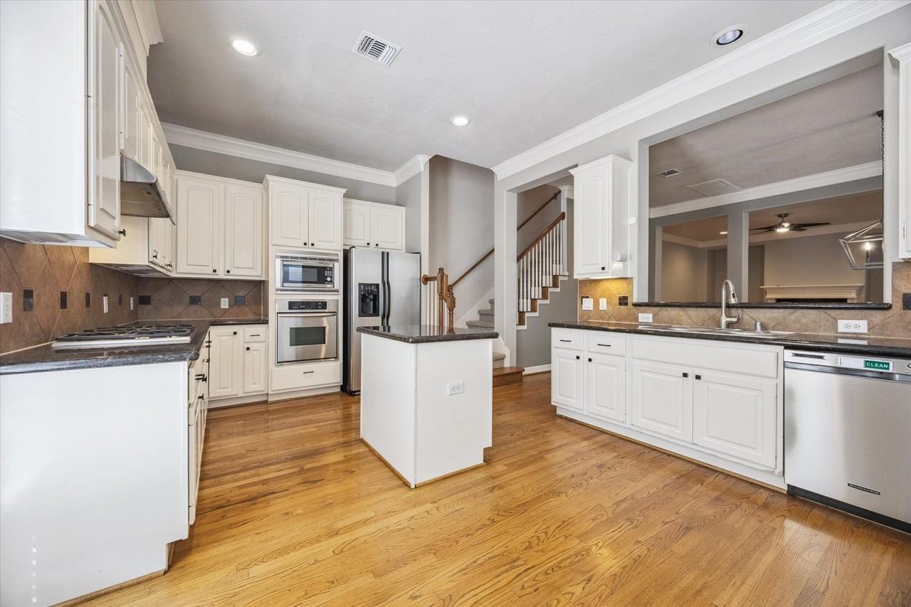 5337 Elm St - Photo 4 of 20