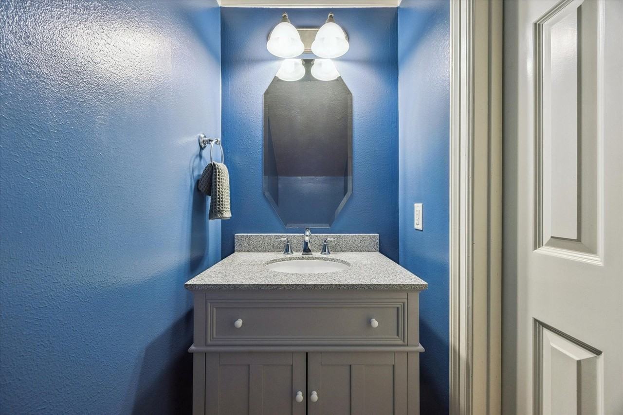 5337 Elm St - Photo 7 of 20