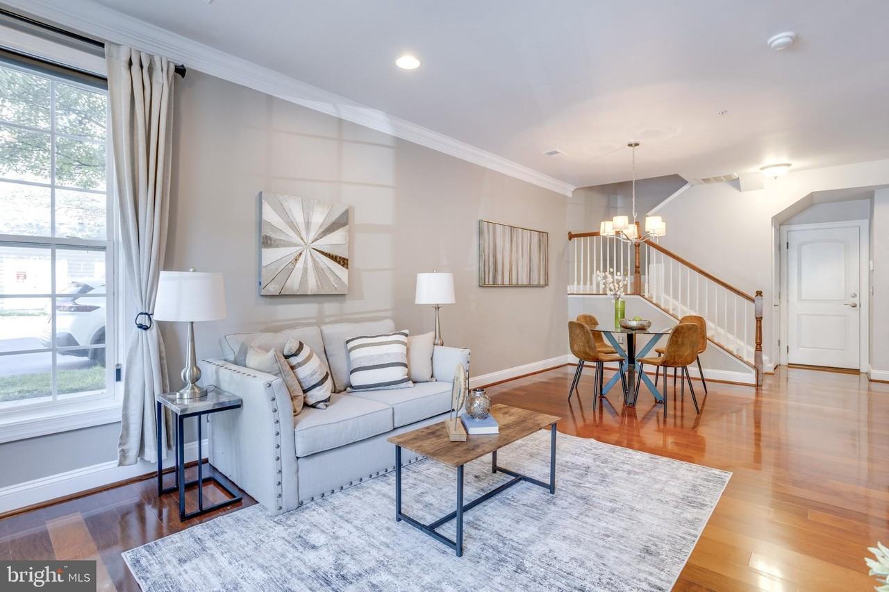 2322 Merseyside Dr - Photo 3 of 48