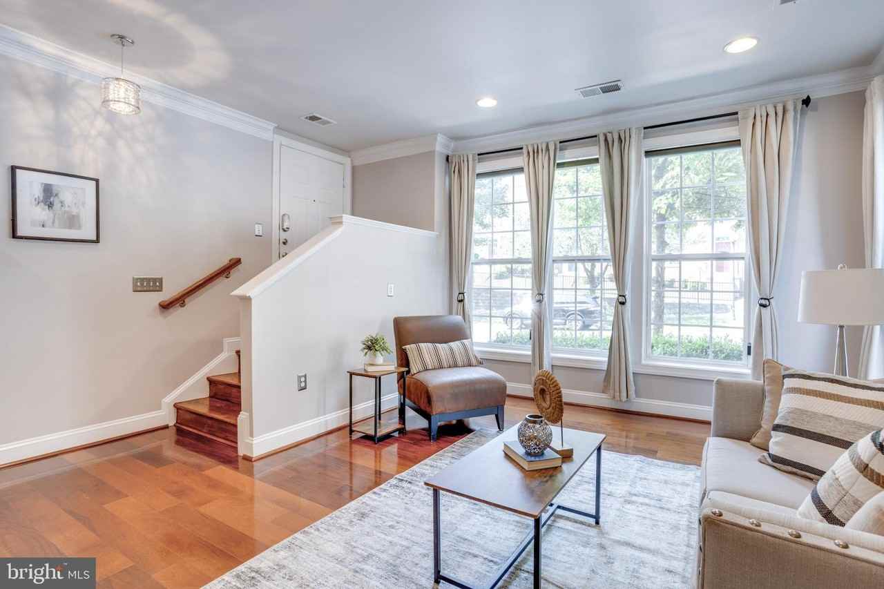 2322 Merseyside Dr - Photo 5 of 48