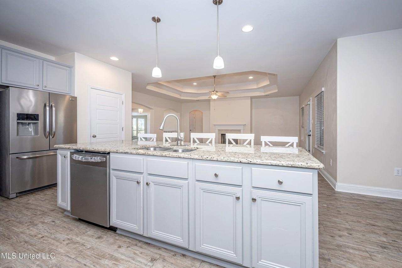 1013 Silverbell Cv - Photo 7 of 50