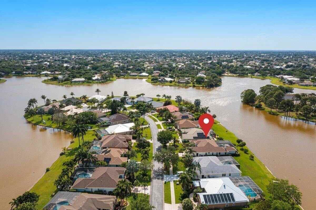 212 Sw Whitewood Dr - Photo 4 of 26