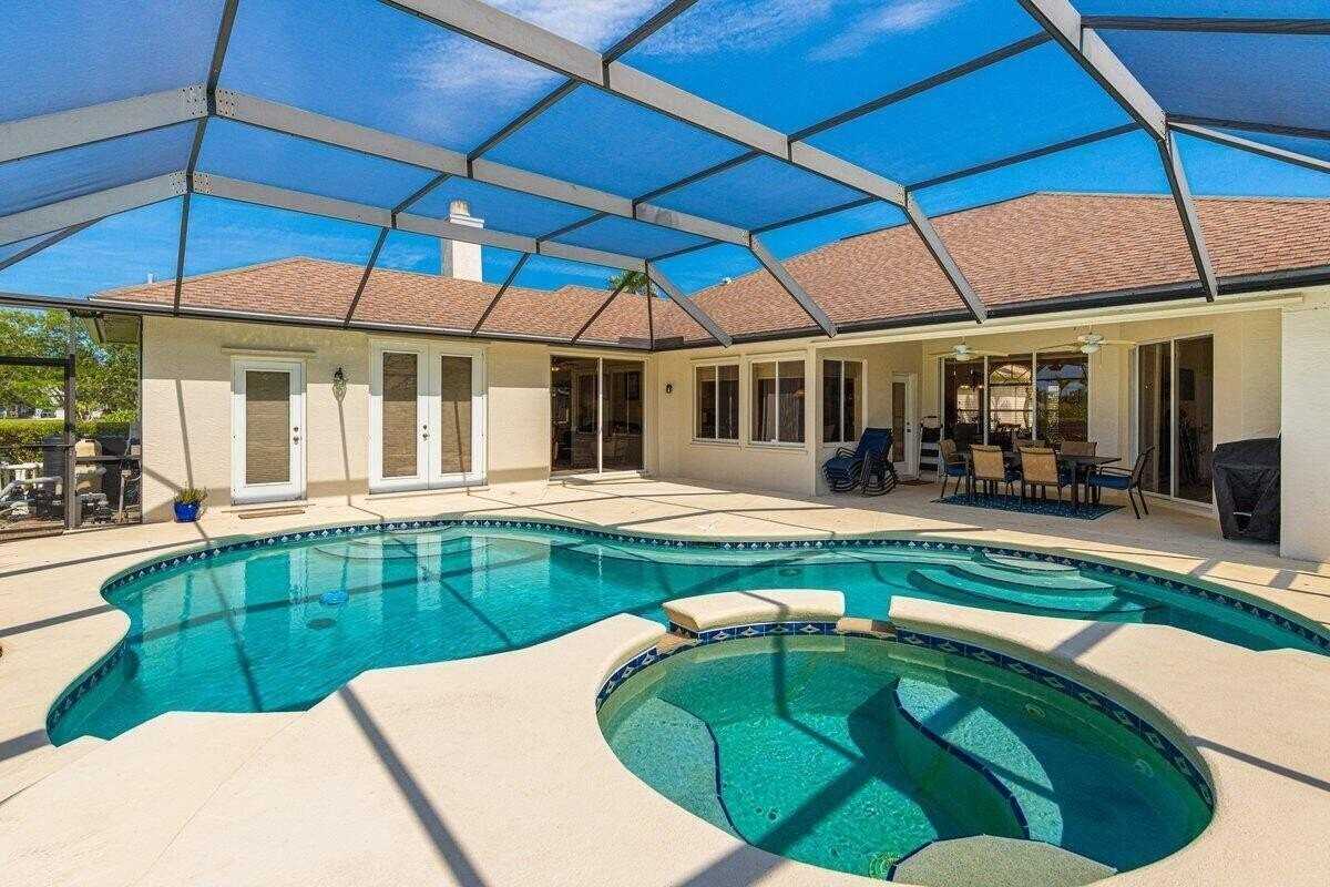 212 Sw Whitewood Dr - Photo 5 of 26