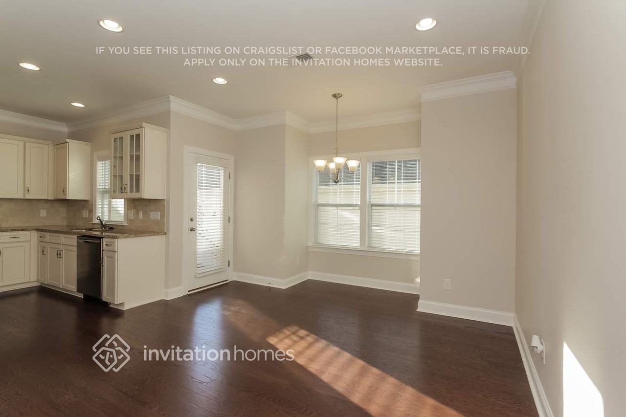 2516 Gallery Dr #16 - Photo 5 of 19