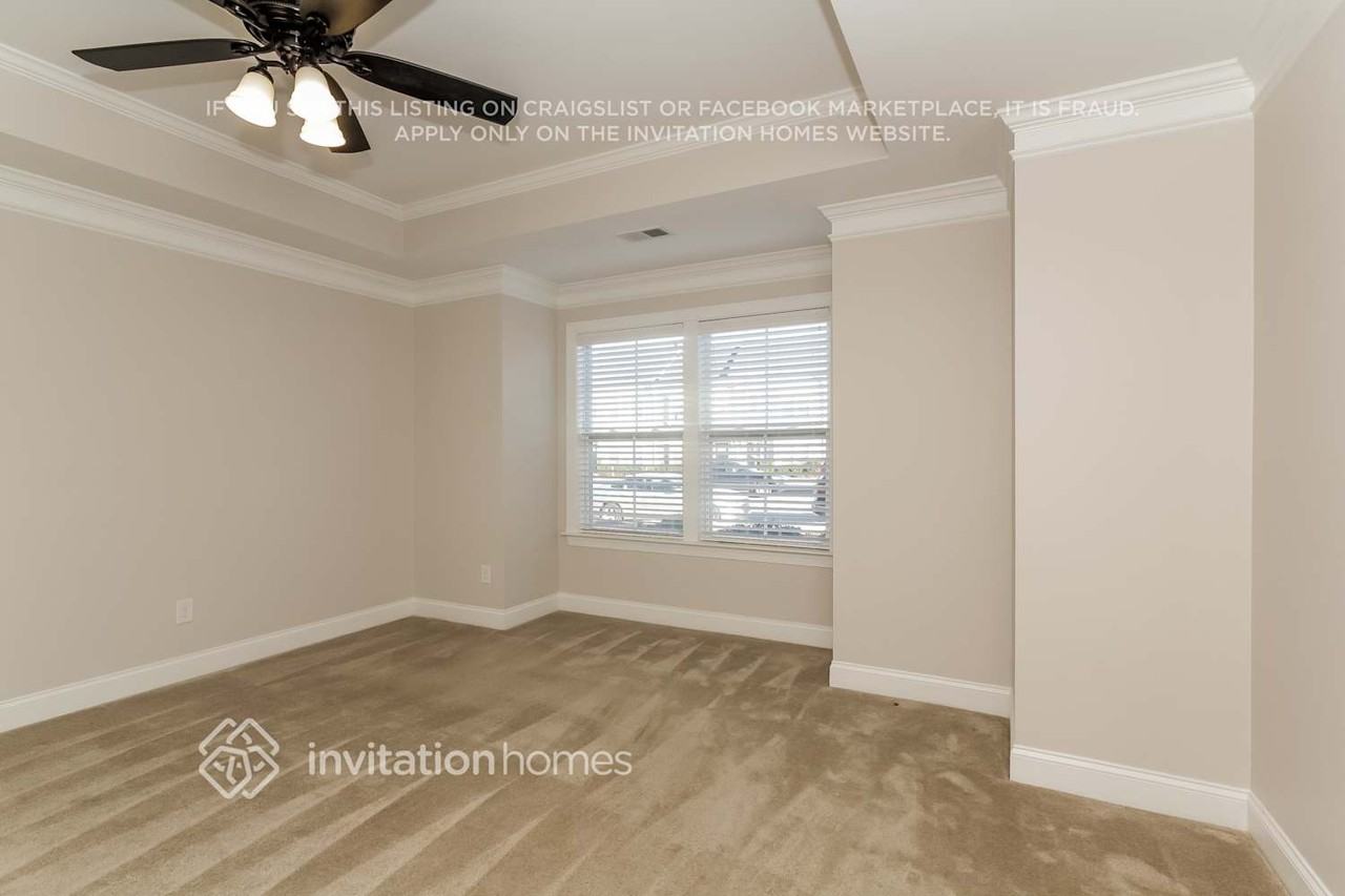 2516 Gallery Dr #16 - Photo 7 of 19