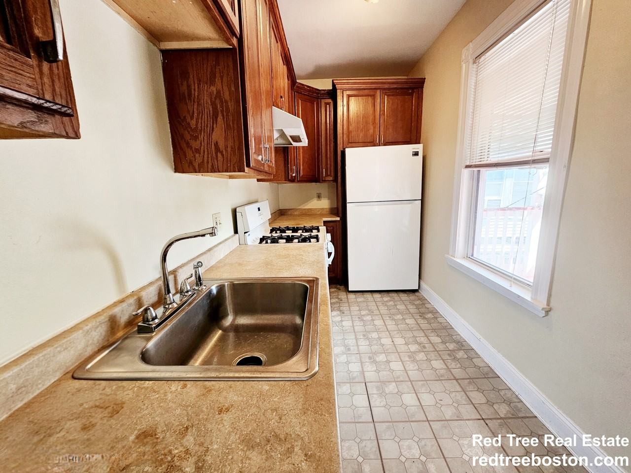 243 Callender St #2 - Photo 4 of 25