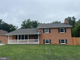 102 Russelcroft Rd - Photo 1 of 1