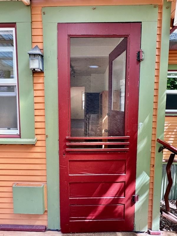 158 Hoffman St - Photo 3 of 27