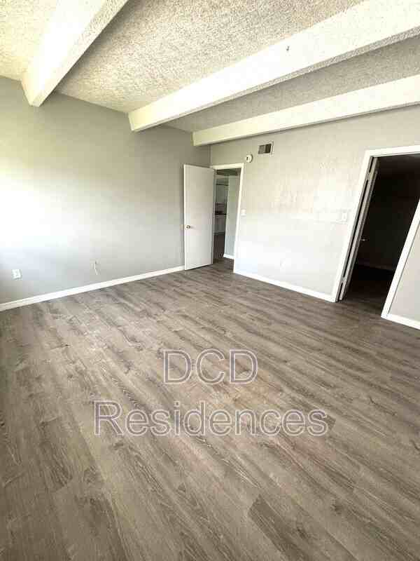 5521 Forest Haven Cir #111 - Photo 6 of 8