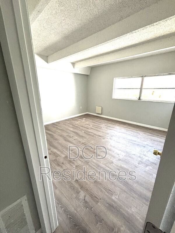 5521 Forest Haven Cir #111 - Photo 7 of 8