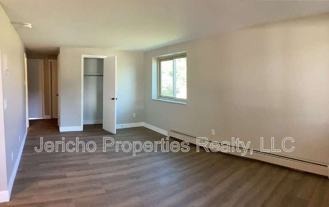 633 Oak St #4 - Photo 1 of 1