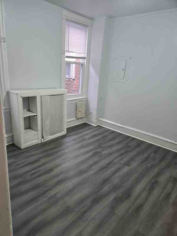 5417 Sansom St - Photo 3 of 11