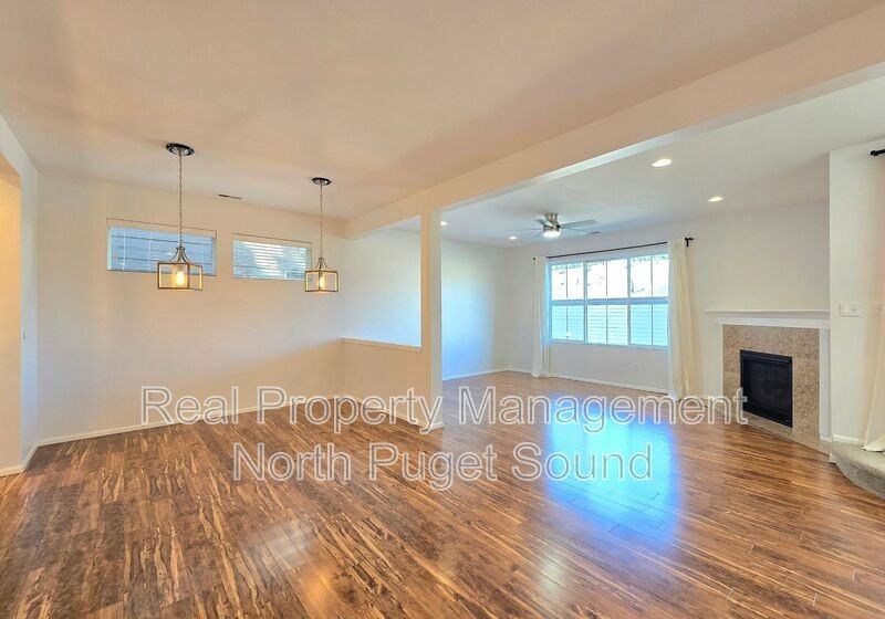 1300 92nd Ave Ne - Photo 6 of 20