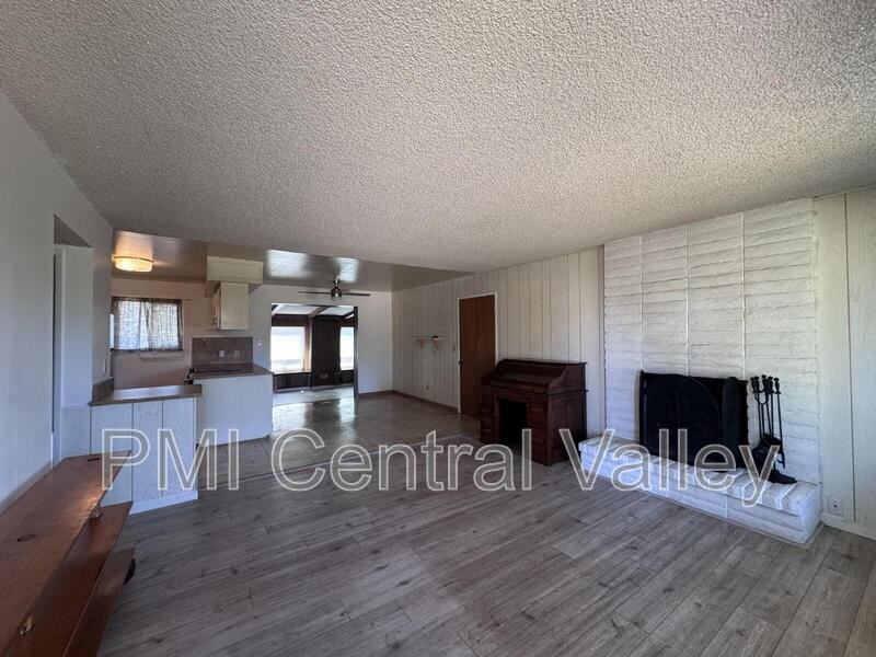 4650 Dahlia Dr - Photo 3 of 24