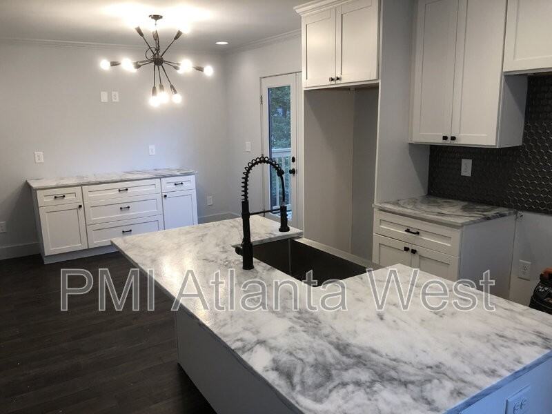 874 Rochelle Drive Southwest - Photo 2 of 19