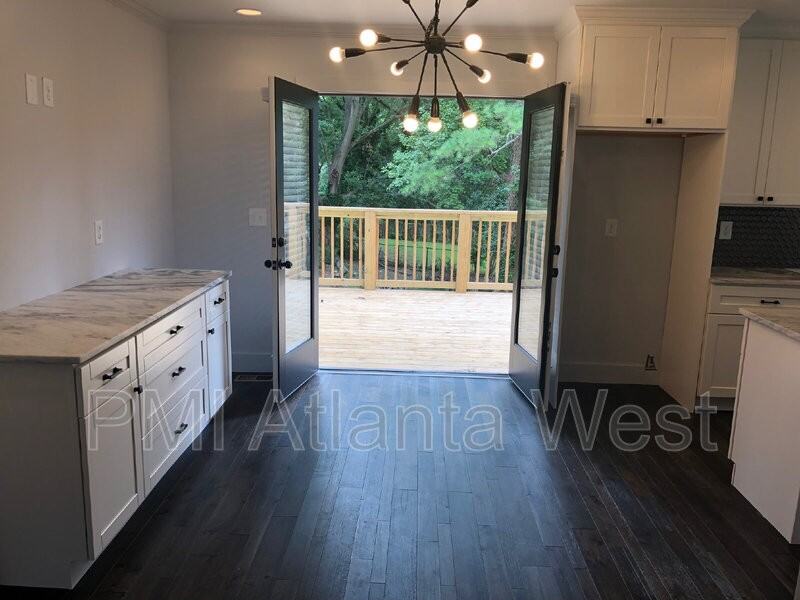 874 Rochelle Drive Southwest - Photo 4 of 19