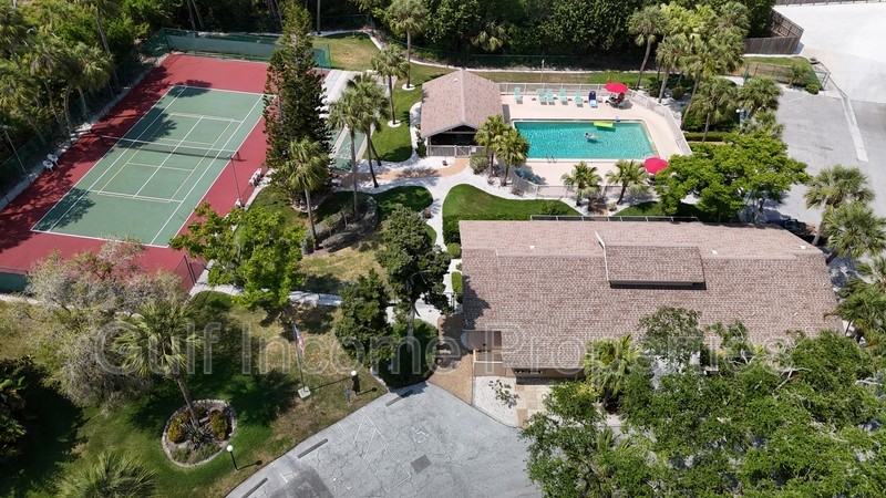 5037 Village Gardens Dr #22 - Photo 5 of 25