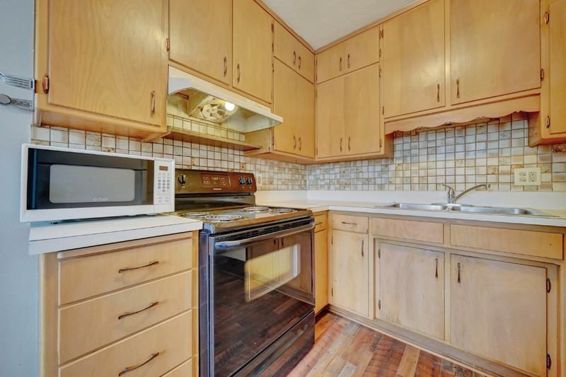 1641 Prospect St #3 - Photo 6 of 13