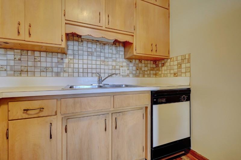 1641 Prospect St #3 - Photo 7 of 13