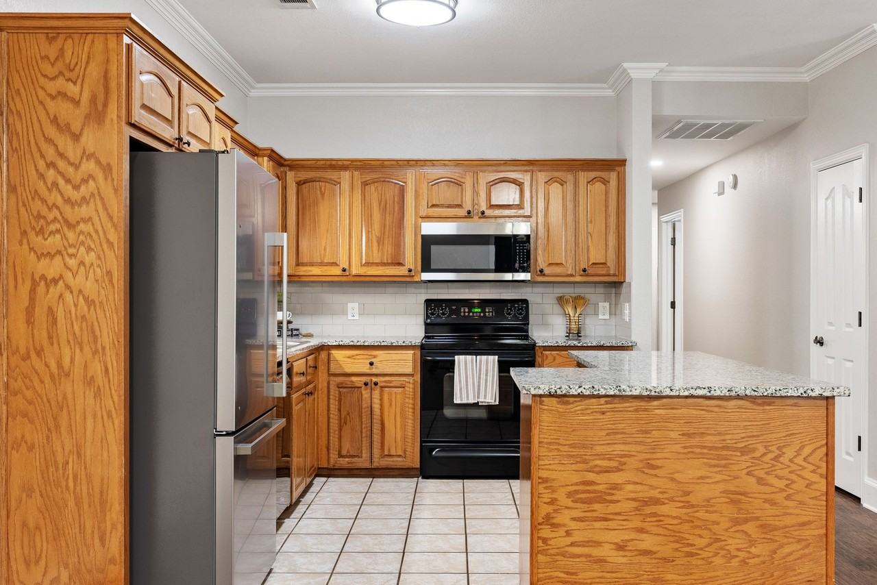 508 Oakridge Dr #508 - Photo 3 of 10