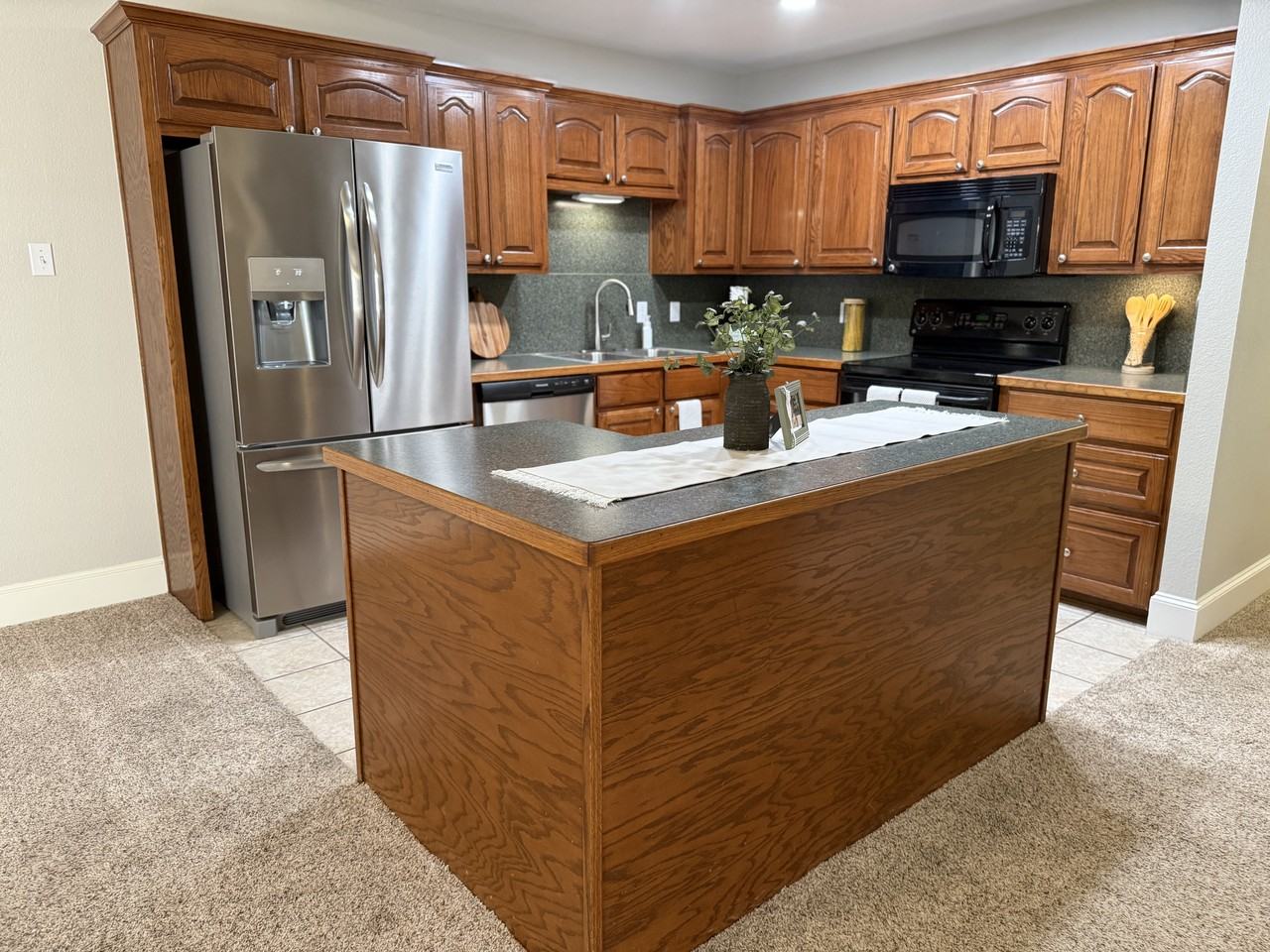 512 Oak Ridge Drive - Photo 2 of 9